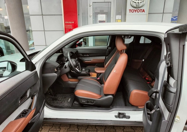 Mazda MX-30 cena 99900 przebieg: 8995, rok produkcji 2021 z Miłosław małe 379